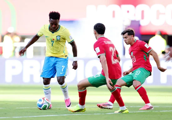 فينيسيوس جونيور يحتفل بهدف التعادل للبرازيل ضد المغرب في كأس العالم 2026