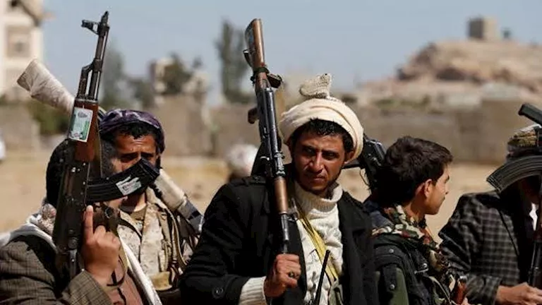 الحوثيون يقتربون من باب المندب ويهددون أمن الملاحة في البحر الأحمر
