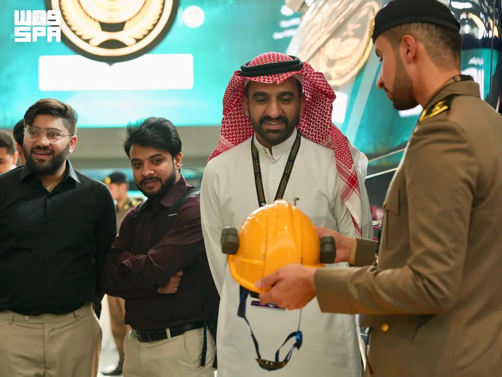 الخوذة الذكية للدفاع المدني السعودي في LEAP 2026
